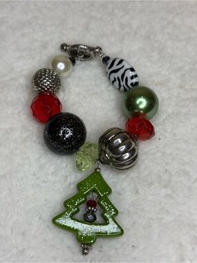 Green Christmas Tree Charm Beaded Bracelet - Women Jewelry